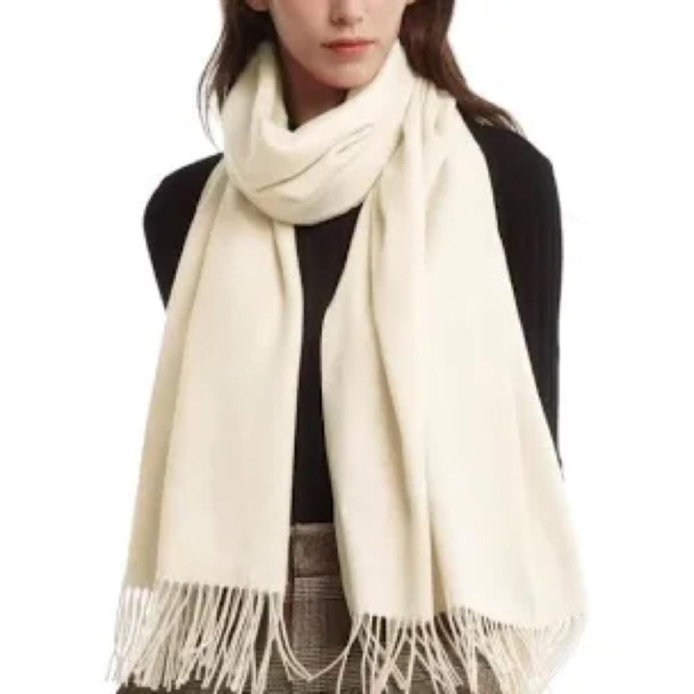 Vimate,Exquisite,Cashmere-Blend Cream Scarf,Excellent Condition,Size 25x64